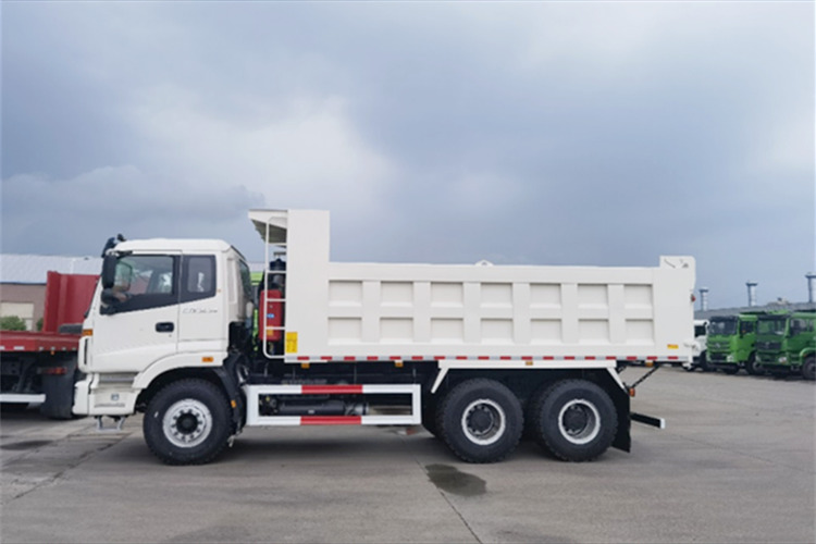 FOTON Foton 6x4 10 Wheeler Tipper truck for Sale in Malawi - Nyergesvontató: 3 kép. FOTON Foton 6x4 10 Wheeler Tipper truck for Sale in Malawi - Nyergesvontató: 3 kép.