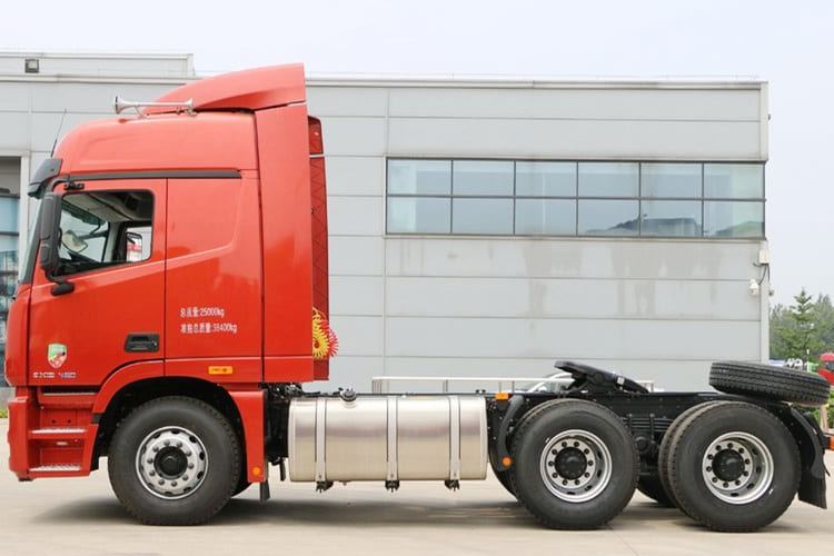 FOTON Foton Auman Gtl 6x4 Tractor Head for Sale in Sierra Leone - Nyergesvontató: 2 kép. FOTON Foton Auman Gtl 6x4 Tractor Head for Sale in Sierra Leone - Nyergesvontató: 2 kép.