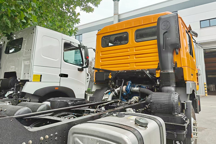 SHACMAN F3000 Shacman Truck Head for Sale in Saudi Arabia - Nyergesvontató: 4 kép. SHACMAN F3000 Shacman Truck Head for Sale in Saudi Arabia - Nyergesvontató: 4 kép.