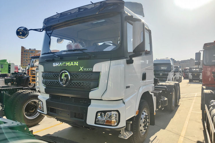 SHACMAN Second Hand Shacman Tractor Trailer for Sale in Malawi - Nyergesvontató: 3 kép. SHACMAN Second Hand Shacman Tractor Trailer for Sale in Malawi - Nyergesvontató: 3 kép.