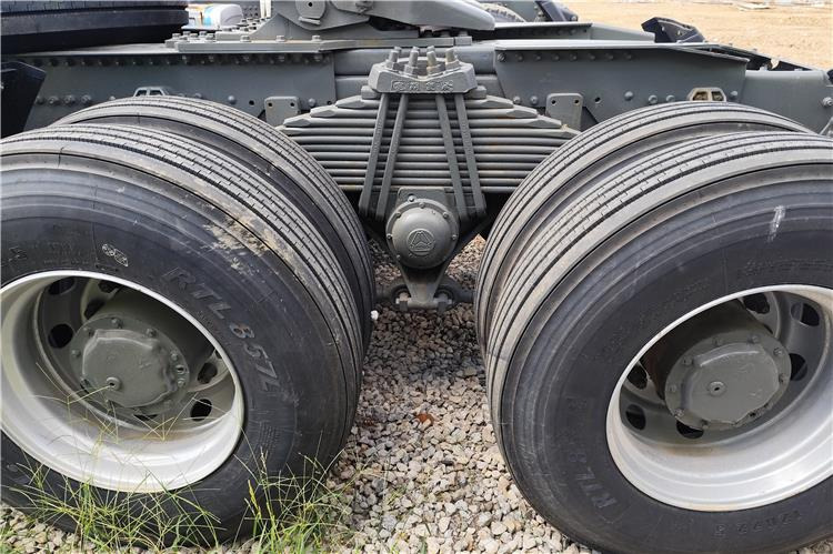 Sinotruk Used Sitrak Tractor Truck 6x4 for Sale In Uganda - Nyergesvontató: 4 kép. Sinotruk Used Sitrak Tractor Truck 6x4 for Sale In Uganda - Nyergesvontató: 4 kép.