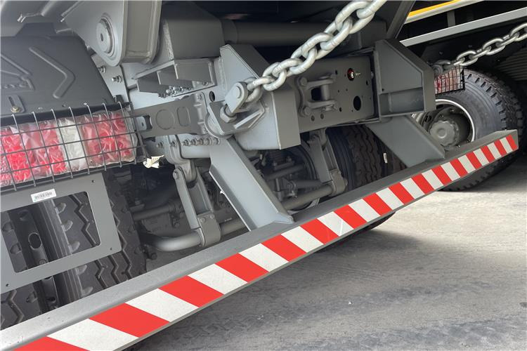 SINOTRUK Howo Dump Truck 6x4 for Sale In Ghana - Billenőplatós teherautó: 5 kép. SINOTRUK Howo Dump Truck 6x4 for Sale In Ghana - Billenőplatós teherautó: 5 kép.