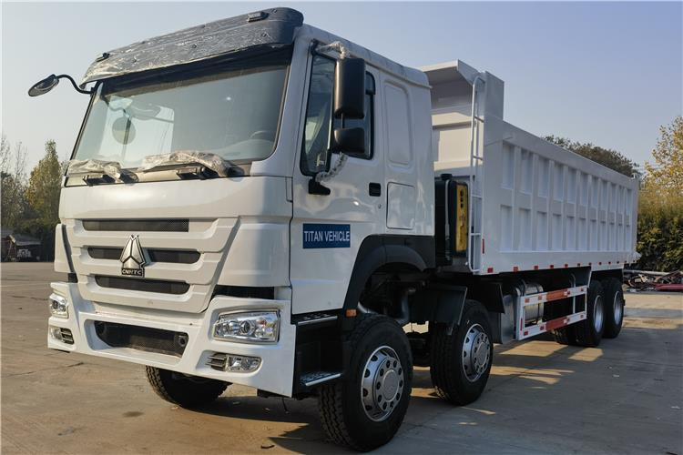 SINOTRUK Second Hand Howo 8X4 Tipper Truck Price for Sale In Ghana - Billenőplatós teherautó: 3 kép. SINOTRUK Second Hand Howo 8X4 Tipper Truck Price for Sale In Ghana - Billenőplatós teherautó: 3 kép.