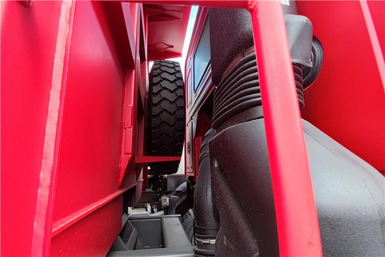 SINOTRUK Used Howo 340 Tipper Truck 6x4 for Sale Price In Senegal - Billenőplatós teherautó: 5 kép. SINOTRUK Used Howo 340 Tipper Truck 6x4 for Sale Price In Senegal - Billenőplatós teherautó: 5 kép.