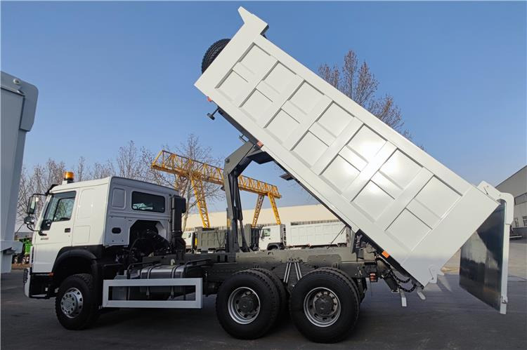 SINOTRUK Used Howo 430HP Dump Truck for Sale In Nigeria Lagos - Billenőplatós teherautó: 3 kép. SINOTRUK Used Howo 430HP Dump Truck for Sale In Nigeria Lagos - Billenőplatós teherautó: 3 kép.