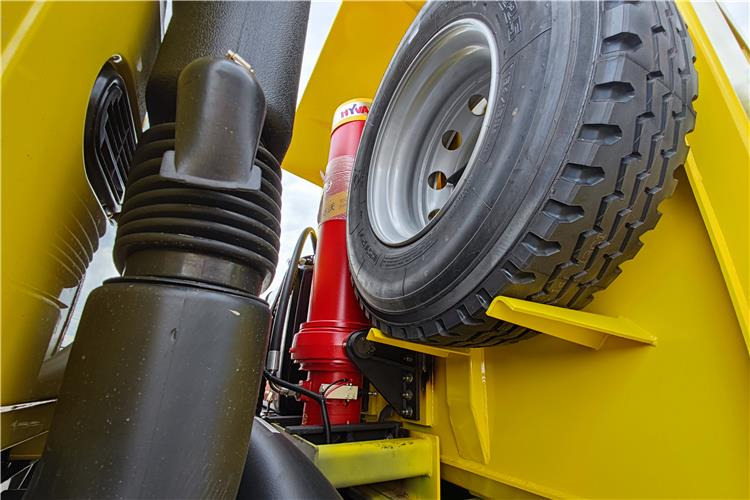 SINOTRUK Used Howo 430hp 8x4 Tipper Truck Price In Mali - Billenőplatós teherautó: 4 kép. SINOTRUK Used Howo 430hp 8x4 Tipper Truck Price In Mali - Billenőplatós teherautó: 4 kép.