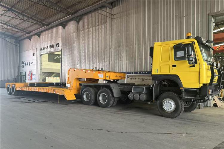 TITAN 2 Axle Detachable Gooseneck Trailer for Sale In Jamaica - Félpótkocsi mélybölcsős: 2 kép. TITAN 2 Axle Detachable Gooseneck Trailer for Sale In Jamaica - Félpótkocsi mélybölcsős: 2 kép.
