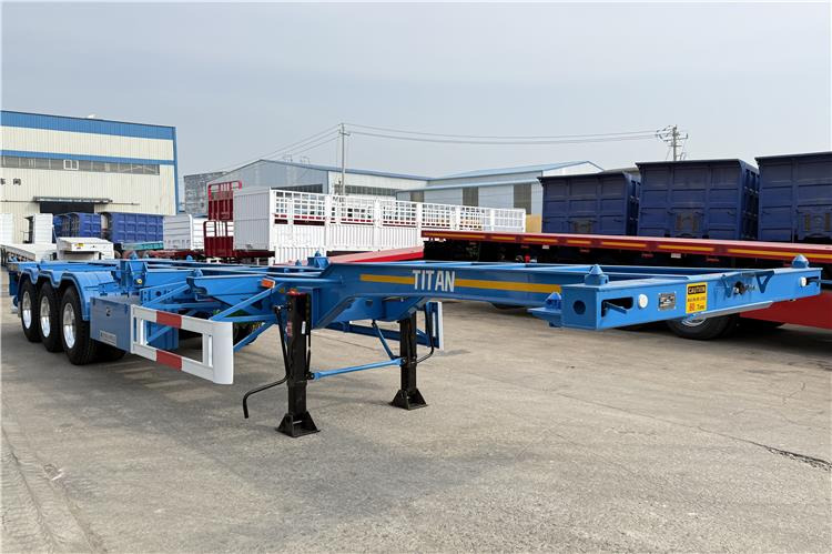 TITAN 3 Axle 40 foot Container Trailer for Sale In Senegal - Félpótkocsi alváz: 2 kép. TITAN 3 Axle 40 foot Container Trailer for Sale In Senegal - Félpótkocsi alváz: 2 kép.