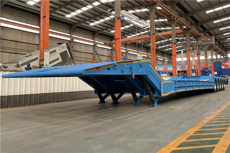 TITAN 4 Axle Folding Gooseneck Trailer for Sale In Zambia - Félpótkocsi mélybölcsős: 1 kép. TITAN 4 Axle Folding Gooseneck Trailer for Sale In Zambia - Félpótkocsi mélybölcsős: 1 kép.