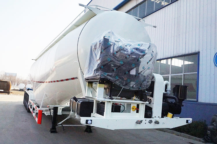TITAN Bulk Cement Truck Trailer for Sale in Mali - Silós félpótkocsi: 3 kép. TITAN Bulk Cement Truck Trailer for Sale in Mali - Silós félpótkocsi: 3 kép.