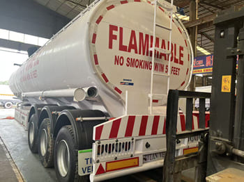 TITAN Semi Oil Tanker Trailer for Sale in Kazakhstan - Tartályos félpótkocsi: 5 kép. TITAN Semi Oil Tanker Trailer for Sale in Kazakhstan - Tartályos félpótkocsi: 5 kép.