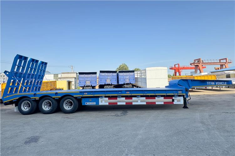 TITAN Tri Axle 80 Ton Low Loader Semi Trailer for Sale In Benin - Félpótkocsi mélybölcsős: 4 kép. TITAN Tri Axle 80 Ton Low Loader Semi Trailer for Sale In Benin - Félpótkocsi mélybölcsős: 4 kép.