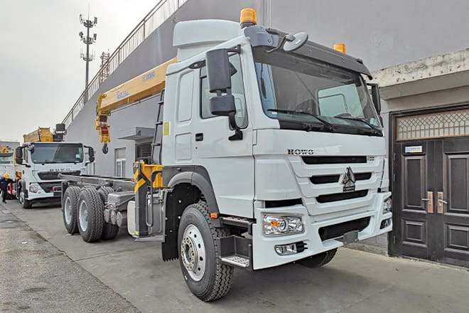 XCMG Truck Mounted Crane with Hydraulic Boom Capacity for Sale in Kenya - Darus autó: 2 kép. XCMG Truck Mounted Crane with Hydraulic Boom Capacity for Sale in Kenya - Darus autó: 2 kép.