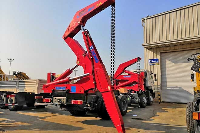 XCMG XCMG Side Loader Truck Container for Sale in Barbados - Cserefelépítményes teherautó: 4 kép. XCMG XCMG Side Loader Truck Container for Sale in Barbados - Cserefelépítményes teherautó: 4 kép.