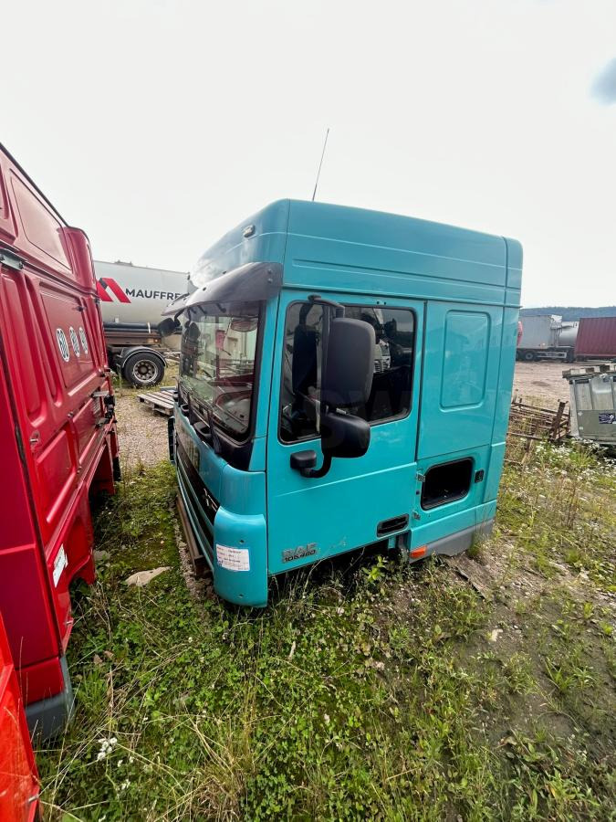 DAF DAF XF105-460 Verte - Fülke - Teherautó: 1 kép. DAF DAF XF105-460 Verte - Fülke - Teherautó: 1 kép.