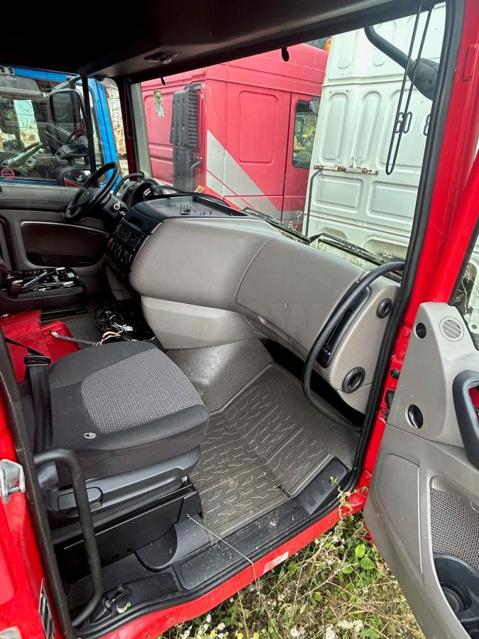 DAF XF105-460 Rouge - Fülke - Teherautó: 2 kép. DAF XF105-460 Rouge - Fülke - Teherautó: 2 kép.