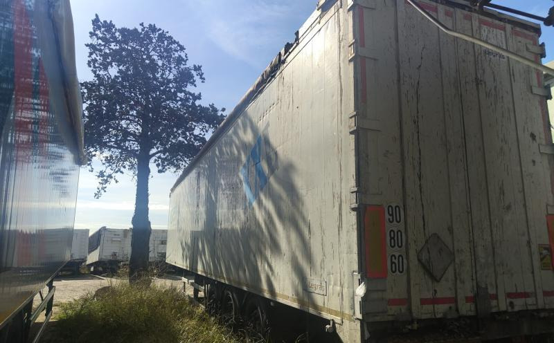 Legras Srem - Félpótkocsi öönkihordós: 2 kép. Legras Srem - Félpótkocsi öönkihordós: 2 kép.