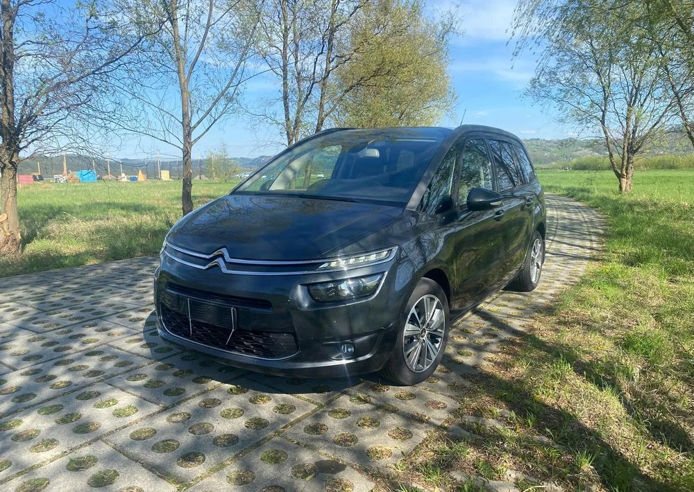Citroën C4 Grand Picasso BlueHDi 120 EAT6 Selection - Minibusz, Kisbusz: 1 kép. Citroën C4 Grand Picasso BlueHDi 120 EAT6 Selection - Minibusz, Kisbusz: 1 kép.