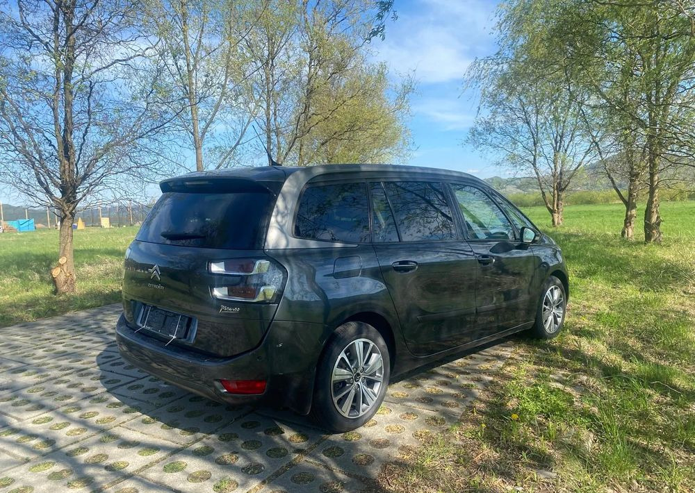 Minibusz, Kisbusz Citroën C4 Grand Picasso BlueHDi 120 EAT6 Selection: 14 kép. Minibusz, Kisbusz Citroën C4 Grand Picasso BlueHDi 120 EAT6 Selection: 14 kép.