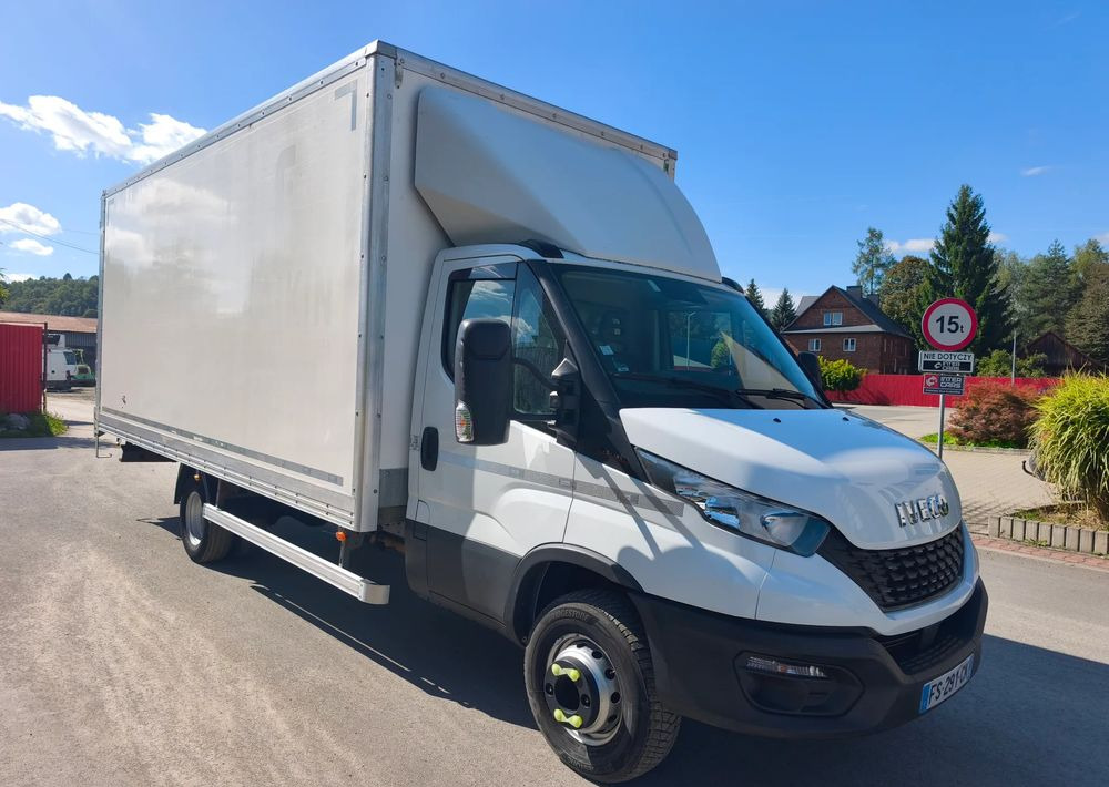 Iveco DAILY 70C18 KONTENER 5,5M obsługa silnika nowy rozrząd - Dobozos felépítményű teherautó: 2 kép. Iveco DAILY 70C18 KONTENER 5,5M obsługa silnika nowy rozrząd - Dobozos felépítményű teherautó: 2 kép.