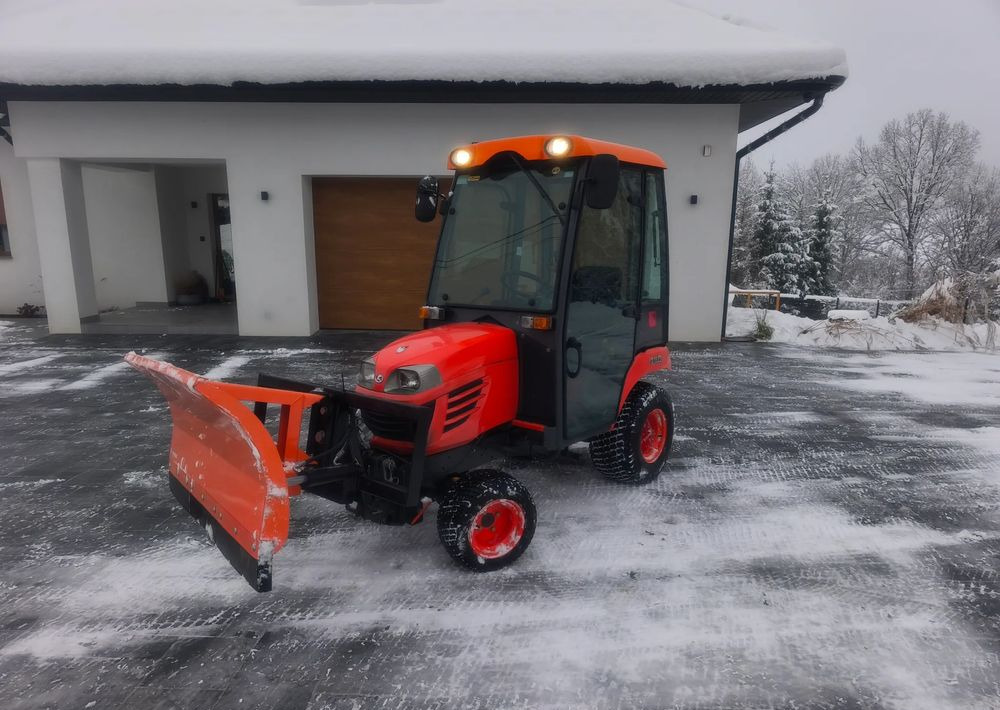 Kubota BX350 4x4 Traktorek komunalny kosiarka pług piaskarka pełen osprzęt - Kommunális traktor: 1 kép. Kubota BX350 4x4 Traktorek komunalny kosiarka pług piaskarka pełen osprzęt - Kommunális traktor: 1 kép.