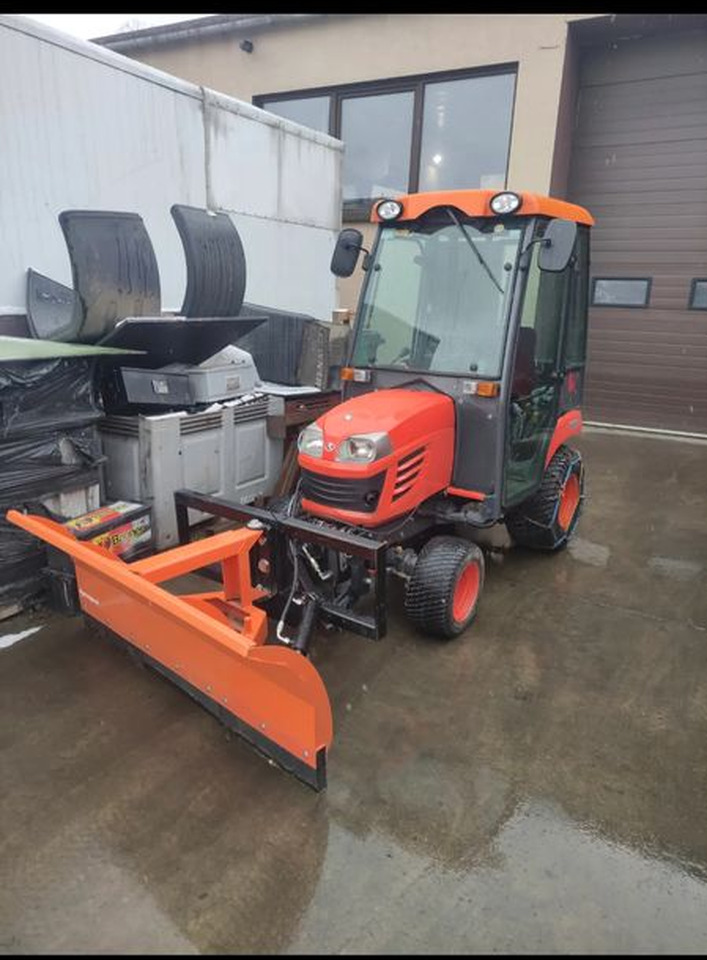 Kubota BX350 4x4 Traktorek komunalny kosiarka pług piaskarka pełen osprzęt - Kommunális traktor: 5 kép. Kubota BX350 4x4 Traktorek komunalny kosiarka pług piaskarka pełen osprzęt - Kommunális traktor: 5 kép.