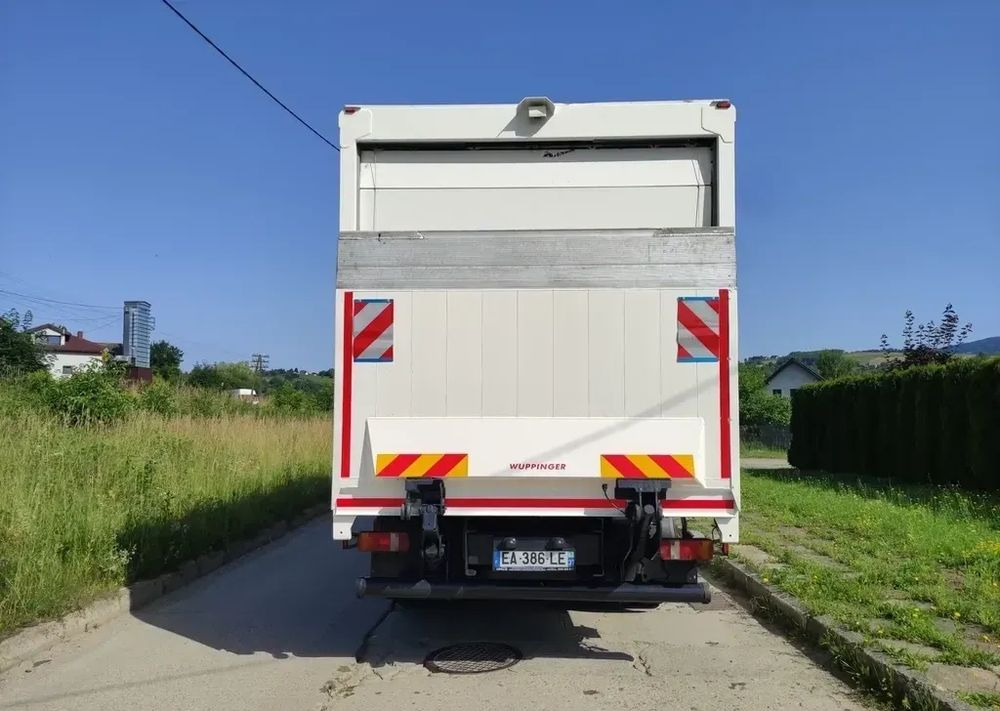 MAN TGM 18.290 kontener , winda - Dobozos felépítményű teherautó: 3 kép. MAN TGM 18.290 kontener , winda - Dobozos felépítményű teherautó: 3 kép.