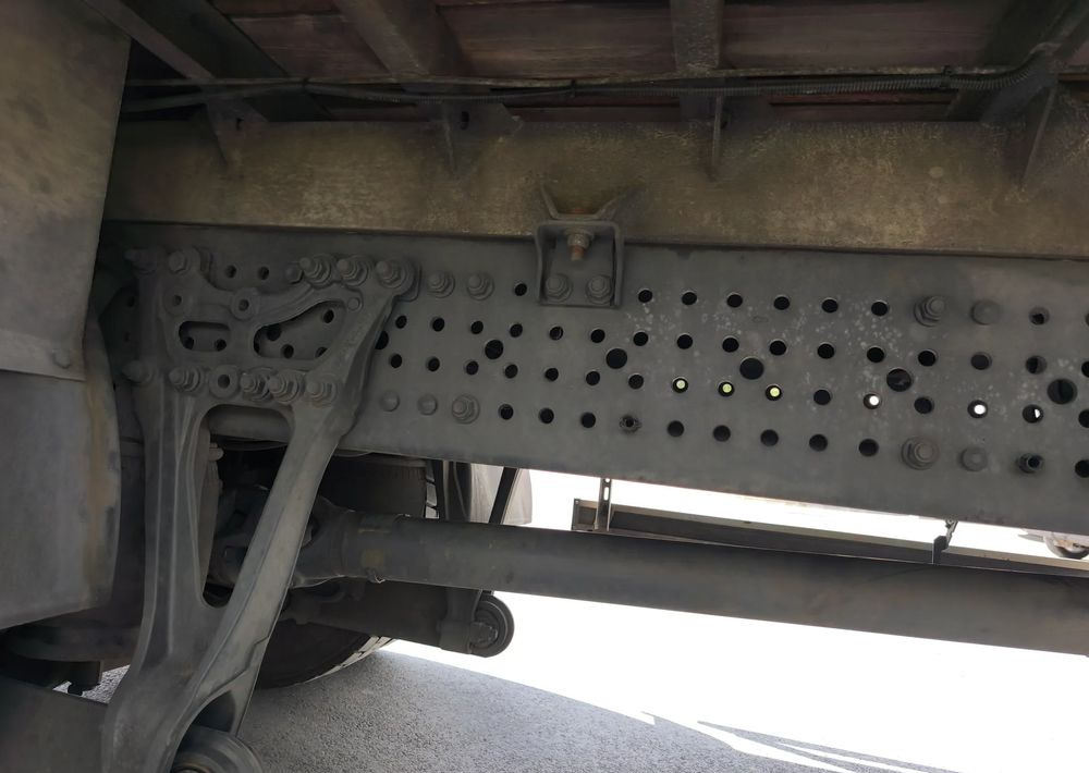 Dobozos felépítményű teherautó Mercedes-Benz ACTROS 18.360 kontener 18 p , winda: 8 kép.