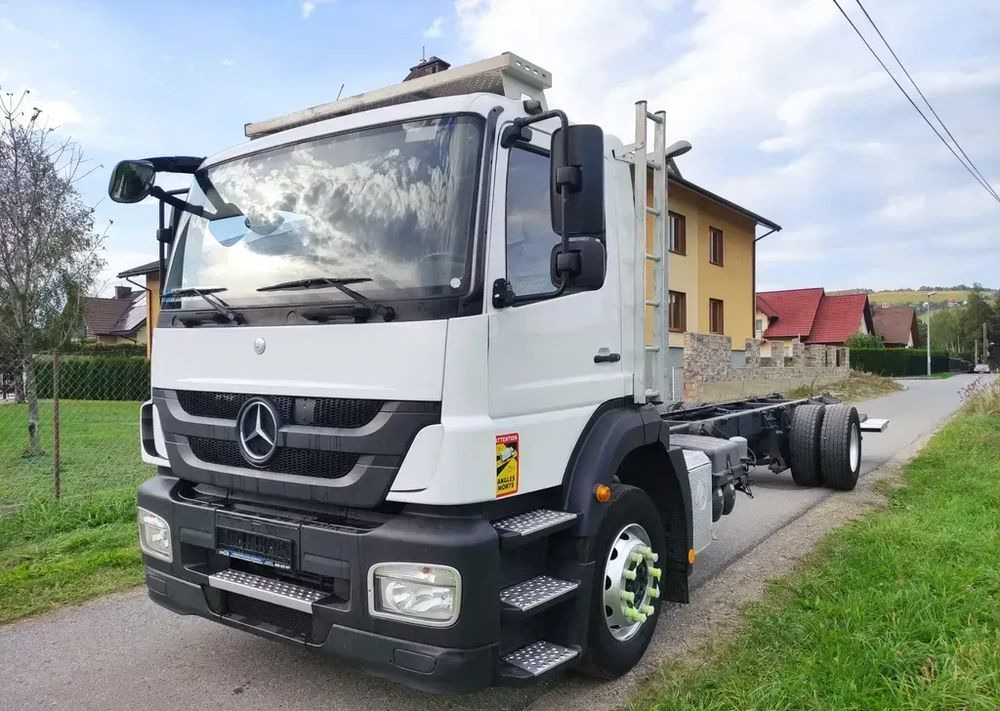 Mercedes-Benz AXOR 1829 rama do zabudowy blokada mostu - Alvaz teherautó: 1 kép. Mercedes-Benz AXOR 1829 rama do zabudowy blokada mostu - Alvaz teherautó: 1 kép.
