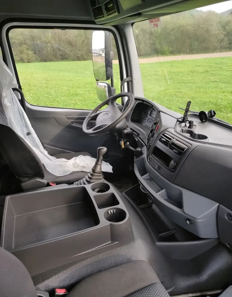 Mercedes-Benz AXOR 1829 rama do zabudowy blokada mostu - Alvaz teherautó: 5 kép. Mercedes-Benz AXOR 1829 rama do zabudowy blokada mostu - Alvaz teherautó: 5 kép.