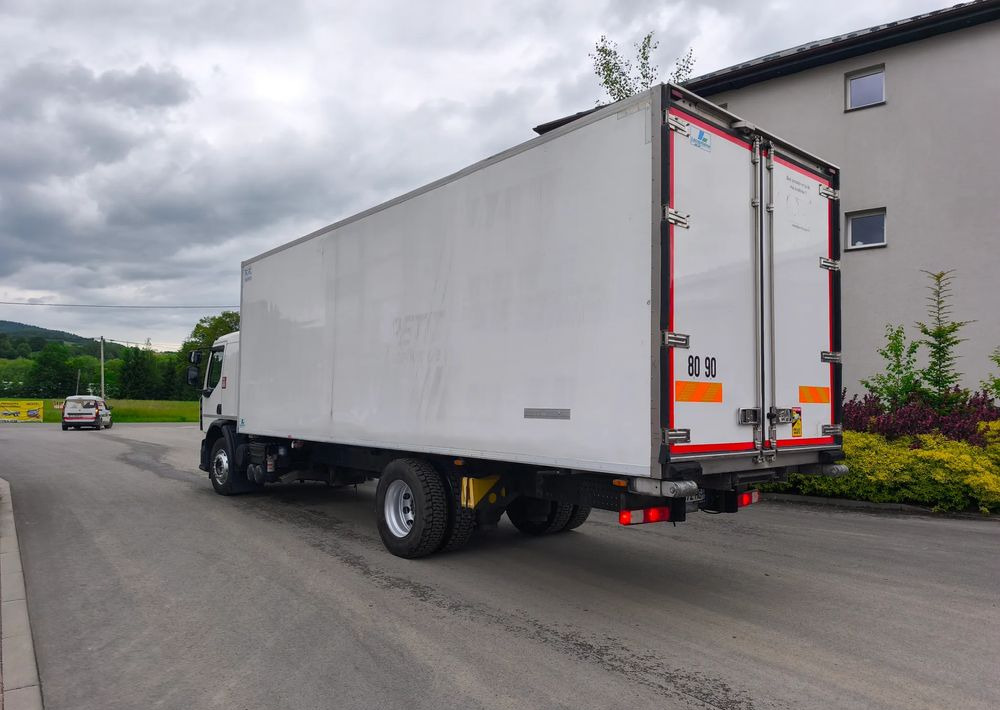 Renault GAMA D 18.320 chłodnia izoterma 18 palet sypialka - Hűtős teherautó: 5 kép. Renault GAMA D 18.320 chłodnia izoterma 18 palet sypialka - Hűtős teherautó: 5 kép.