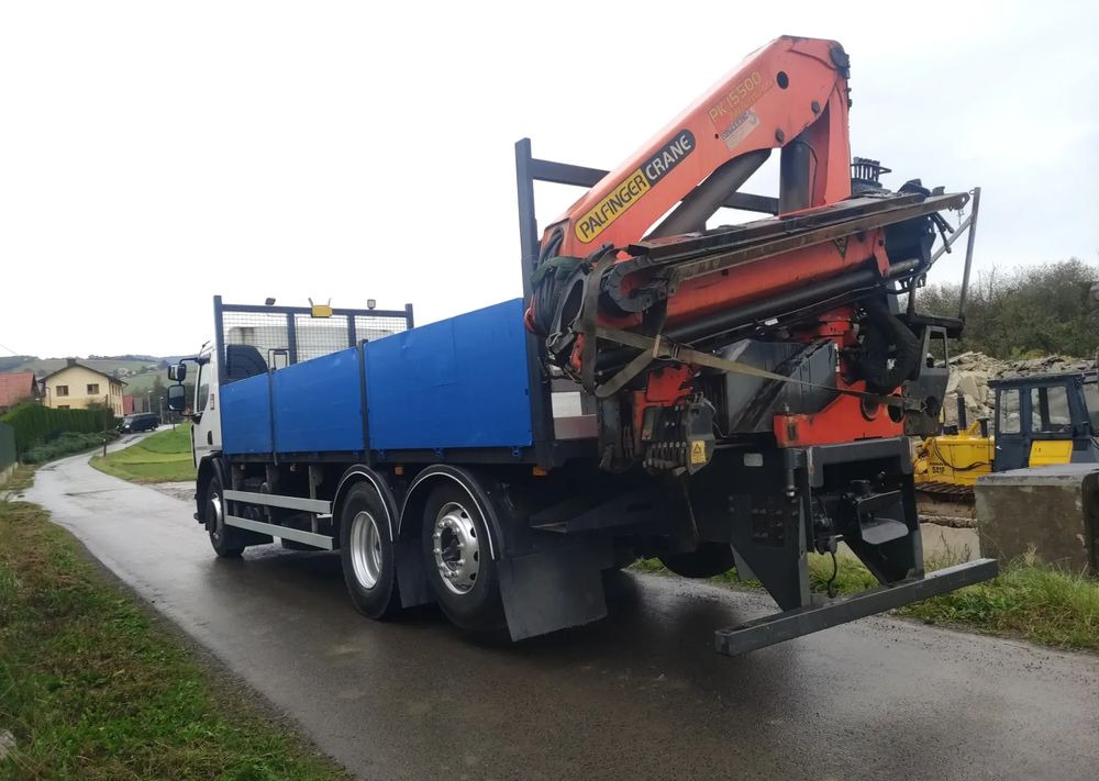 Renault Gama D 26.320 skrzynia hds palfinger PK15500 - Platós teherautó, Darus autó: 4 kép. Renault Gama D 26.320 skrzynia hds palfinger PK15500 - Platós teherautó, Darus autó: 4 kép.
