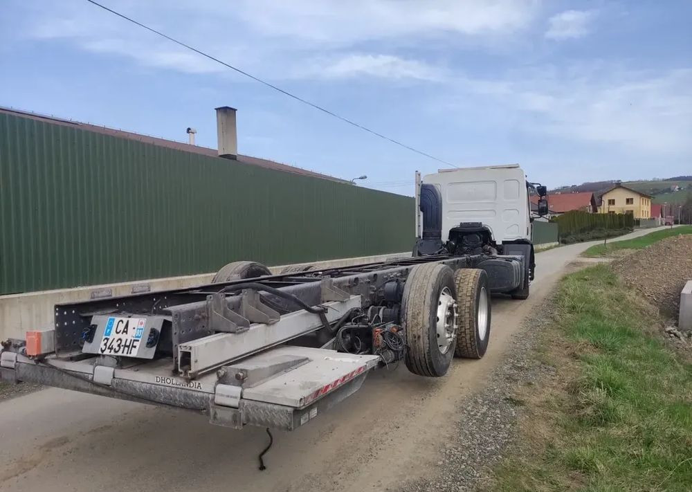 Renault Premium 26.380 Dxi 6x2 rama do zabudowy - Alvaz teherautó: 3 kép. Renault Premium 26.380 Dxi 6x2 rama do zabudowy - Alvaz teherautó: 3 kép.