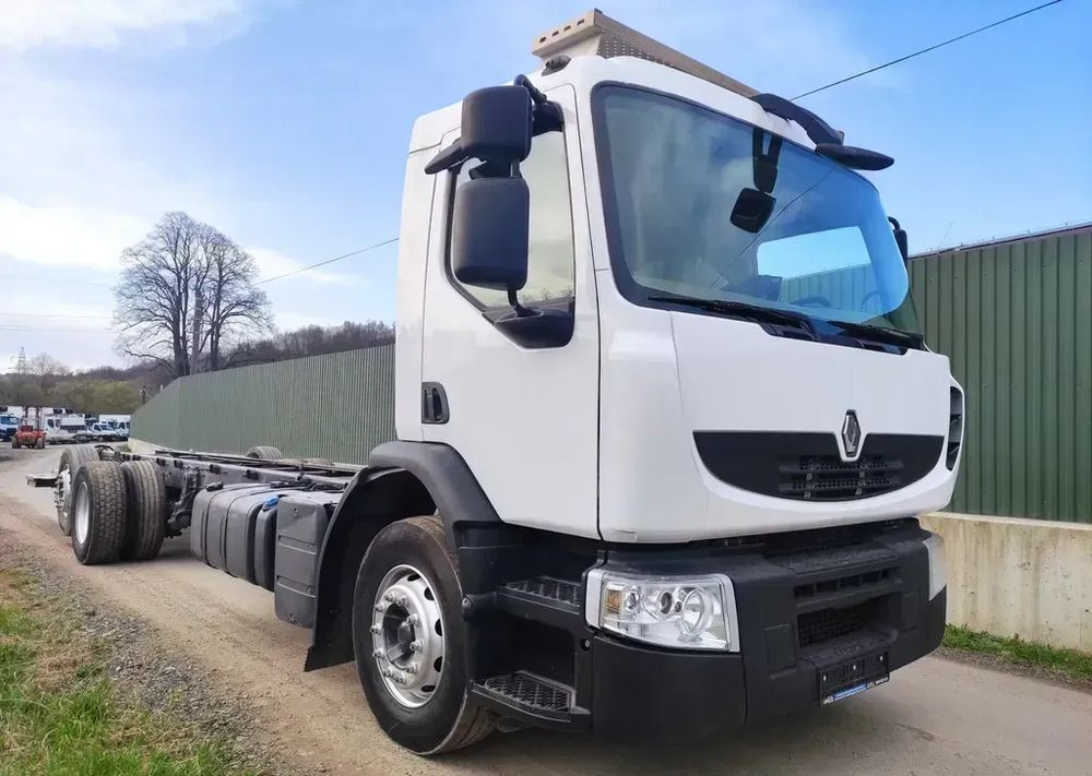 Renault Premium 26.380 Dxi 6x2 rama do zabudowy - Alvaz teherautó: 1 kép. Renault Premium 26.380 Dxi 6x2 rama do zabudowy - Alvaz teherautó: 1 kép.
