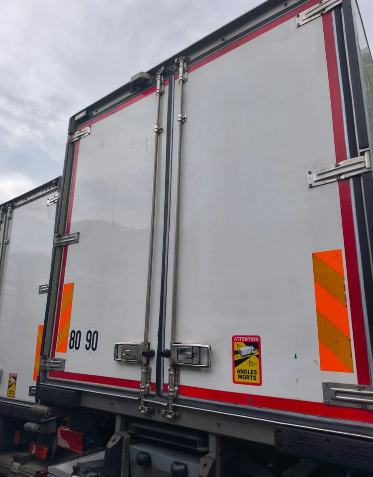 Scania P 280 chłodnia izoterma 22 palet poduszka - Hűtős teherautó: 5 kép. Scania P 280 chłodnia izoterma 22 palet poduszka - Hűtős teherautó: 5 kép.