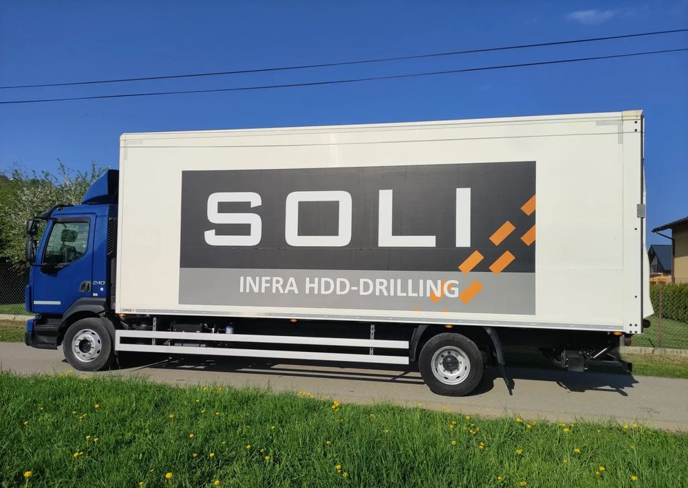 Volvo FL 12.240 klima blokada kontener 18 pal kurierka - Dobozos felépítményű teherautó: 3 kép. Volvo FL 12.240 klima blokada kontener 18 pal kurierka - Dobozos felépítményű teherautó: 3 kép.