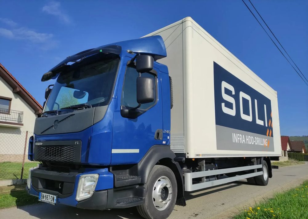Volvo FL 12.240 klima blokada kontener 18 pal kurierka - Dobozos felépítményű teherautó: 1 kép. Volvo FL 12.240 klima blokada kontener 18 pal kurierka - Dobozos felépítményű teherautó: 1 kép.