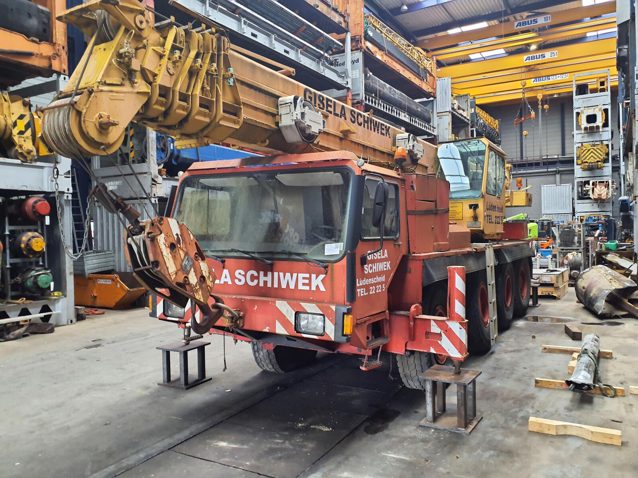 Liebherr LTM 1050 - Autódaru: 2 kép. Liebherr LTM 1050 - Autódaru: 2 kép.