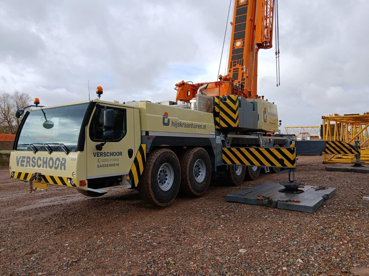 Liebherr Liebherr LTM 1300-6.3 - Autódaru: 1 kép. Liebherr Liebherr LTM 1300-6.3 - Autódaru: 1 kép.