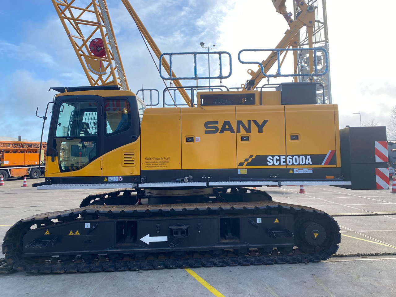 Palfinger-Sany SANY SCE600A - Lánctalpas daru: 1 kép. Palfinger-Sany SANY SCE600A - Lánctalpas daru: 1 kép.