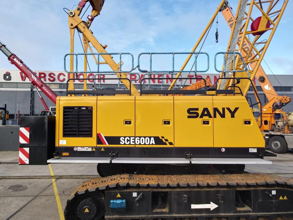 Palfinger-Sany SANY SCE600A - Lánctalpas daru: 2 kép. Palfinger-Sany SANY SCE600A - Lánctalpas daru: 2 kép.