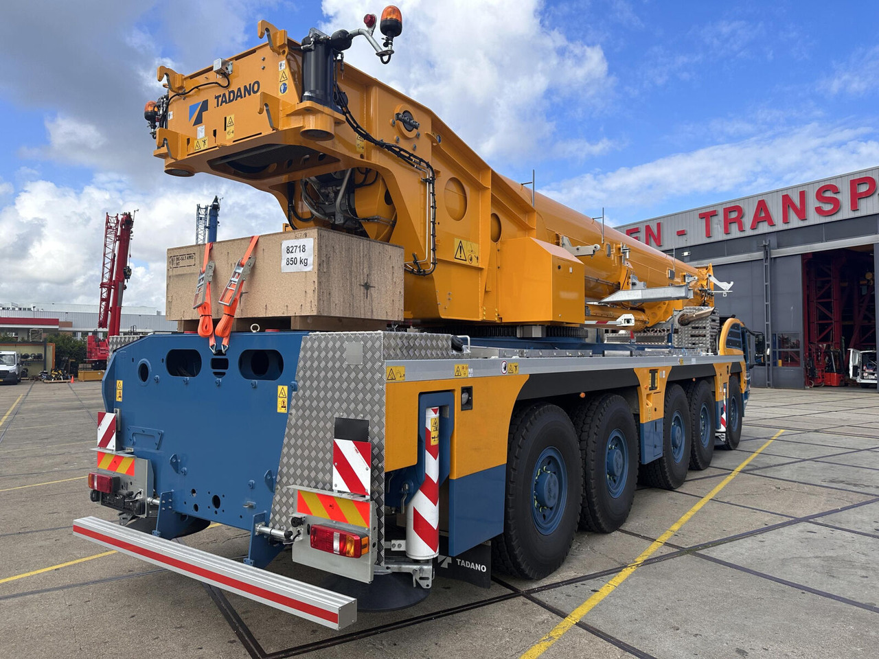 Tadano Tadano AC 5.220 L-1 - Autódaru: 3 kép. Tadano Tadano AC 5.220 L-1 - Autódaru: 3 kép.