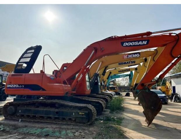 2019 Doosan DH220-7 - Lánctalpas kotró: 3 kép. 2019 Doosan DH220-7 - Lánctalpas kotró: 3 kép.