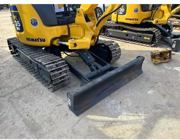 2022 Komatsu PC300-8 - Lánctalpas kotró: 2 kép. 2022 Komatsu PC300-8 - Lánctalpas kotró: 2 kép.