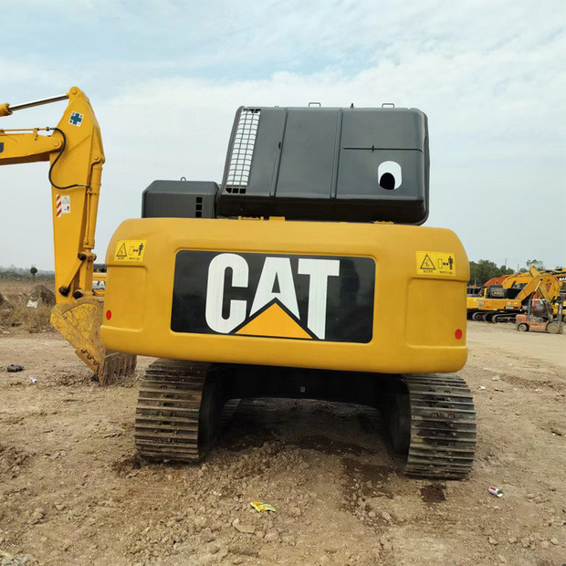 2023 Caterpillar 336D - Lánctalpas kotró: 3 kép. 2023 Caterpillar 336D - Lánctalpas kotró: 3 kép.