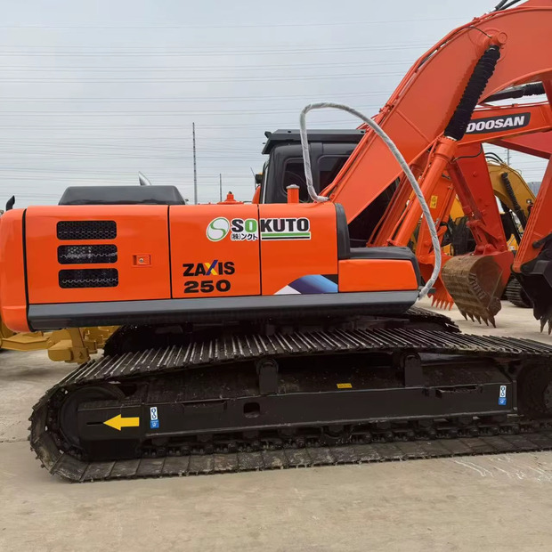 2023 Hitachi ZX250 - Lánctalpas kotró: 1 kép. 2023 Hitachi ZX250 - Lánctalpas kotró: 1 kép.