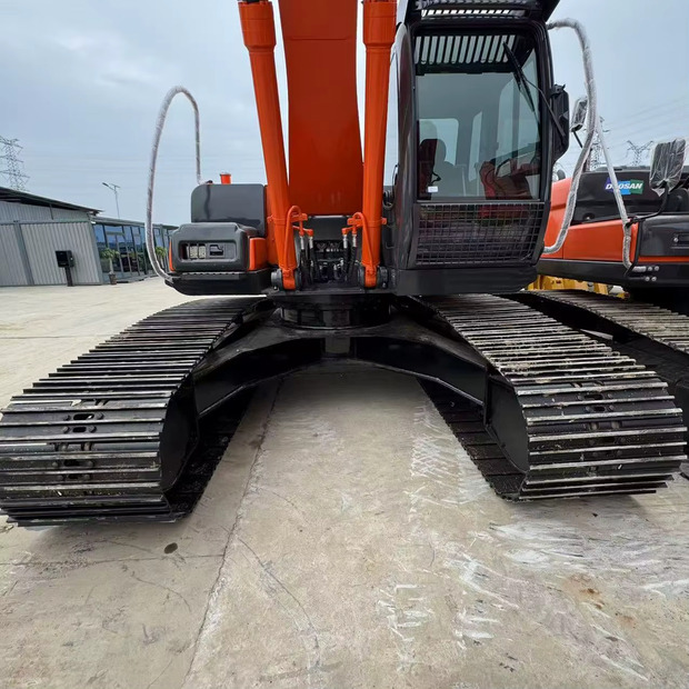 2023 Hitachi ZX250 - Lánctalpas kotró: 3 kép. 2023 Hitachi ZX250 - Lánctalpas kotró: 3 kép.