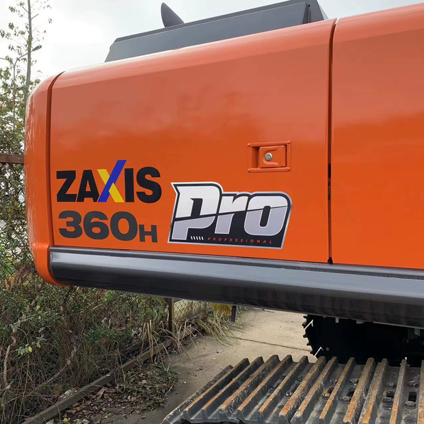 2023 Hitachi ZX360 - Lánctalpas kotró: 4 kép. 2023 Hitachi ZX360 - Lánctalpas kotró: 4 kép.
