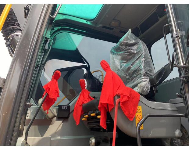 Lánctalpas kotró 2023 Volvo EC210: 13 kép.