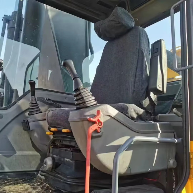 2023 Volvo EC360 - Lánctalpas kotró: 3 kép. 2023 Volvo EC360 - Lánctalpas kotró: 3 kép.